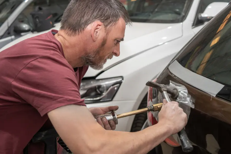 Professional Paintless Dent Repair in Lee's Summit, MO Professional Paintless Dent Repair in Lee's Summit, MO